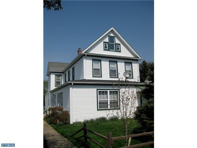 Building Photo - 732 Cherry Tree Ln