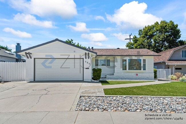 Building Photo - 686 Pomeroy Ave