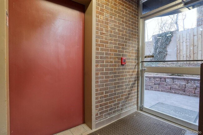 Building Photo - 1045 N Pennsylvania St