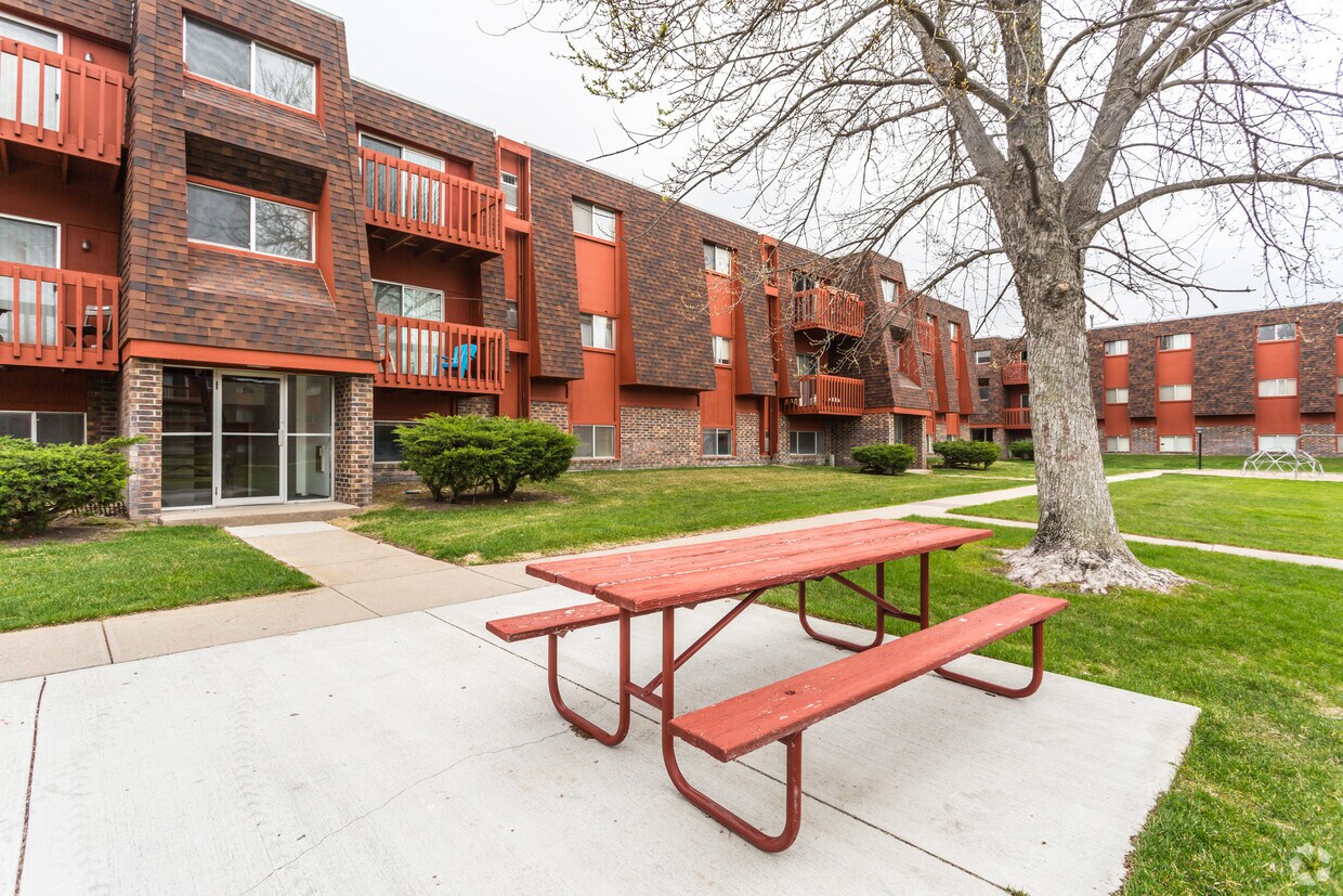 South Platte Terrace Apartments Apartments 700 E Philip Ave North