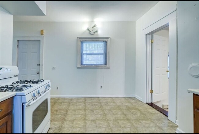 Foto del edificio - 212 S Goodman St