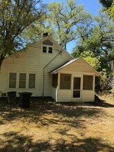 Building Photo - 1410 E Pershing St