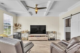 Building Photo - 2480 Kingswood Dr