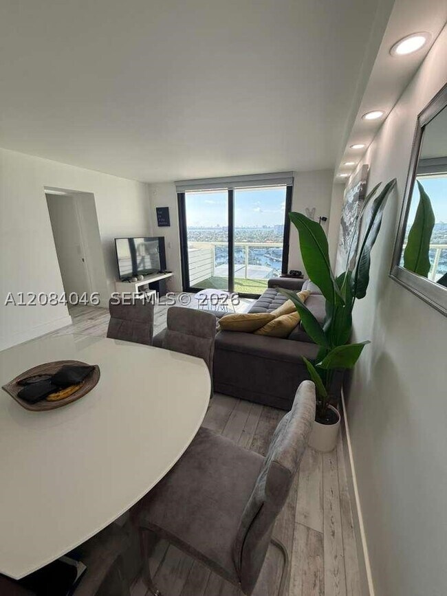 Building Photo - 13499 Biscayne Blvd