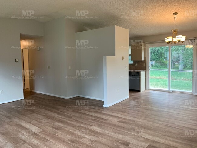 Building Photo - 1518 Glen Haven Dr