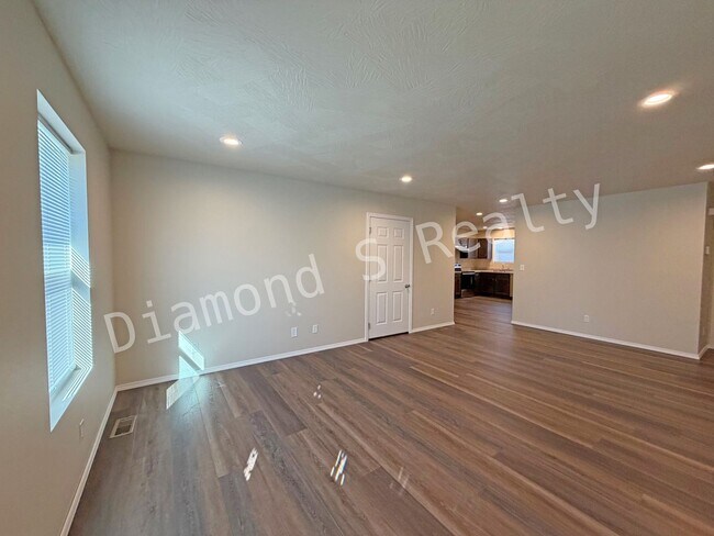 Building Photo - Brand New Build - Conveniently Located nea...