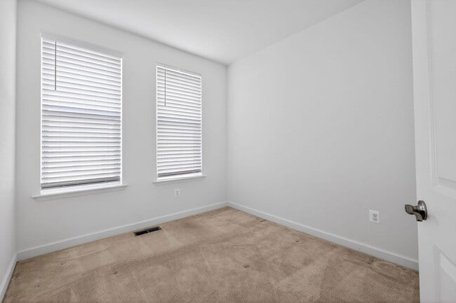 Building Photo - 9908 Wood Edge Wy