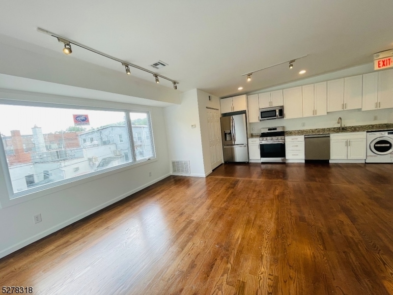Primary Photo - 224 Lorraine Ave