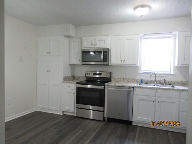 Foto del edificio - 251 Rast St