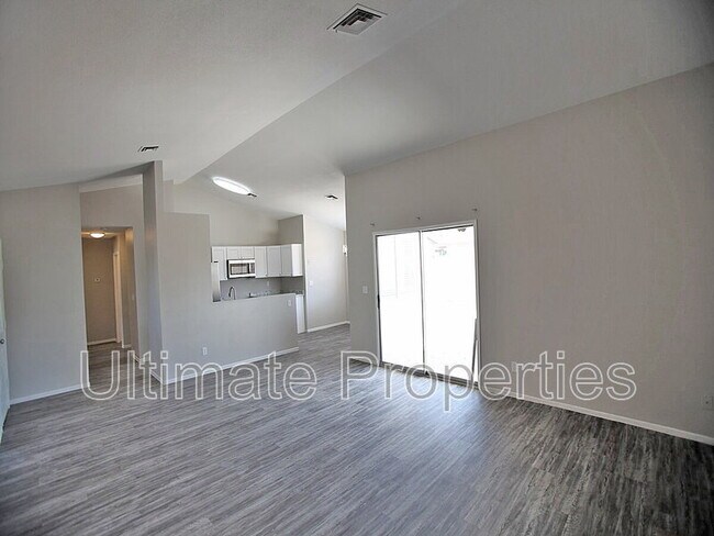 Foto del edificio - 7628 W Hazelwood St