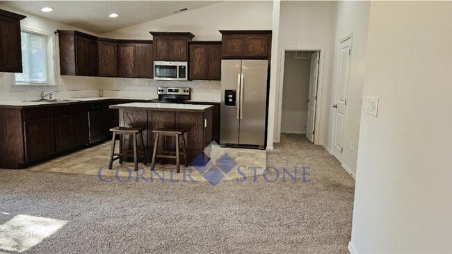 Foto del edificio - SHORT TERM LEASE AVAILABLE! Fantastic Home...