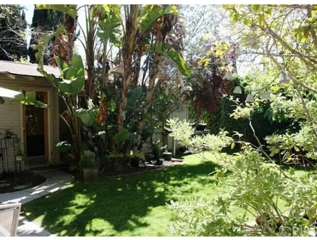 Look into garden oasis - 3626 Veteran Ave