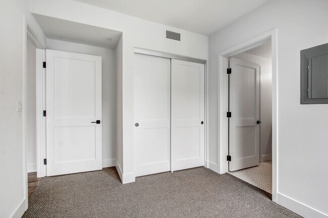 Interior Photo - The BW