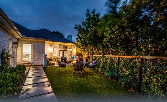 Foto del edificio - 7220 Lavendale Cir