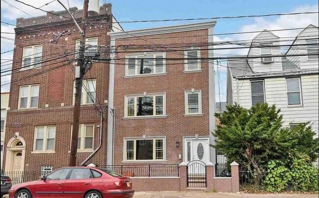 Building Photo - 74 Beacon Ave