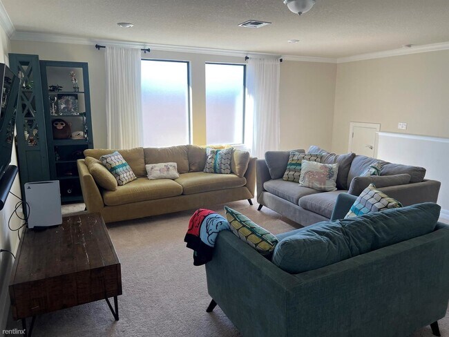 Foto del edificio - 5 br, 4 bath House - 8289 Vaulting Dr