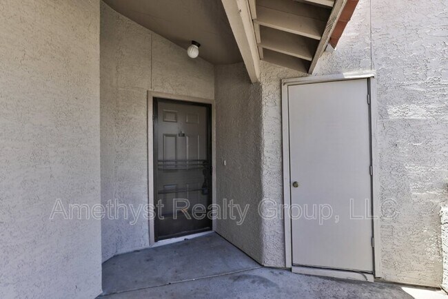 Building Photo - 11666 N 28th Dr