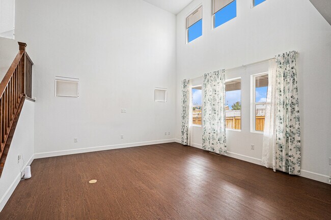 Building Photo - 100 Stinson Pl