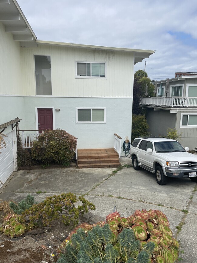 Foto del edificio - 221 Blackpoint Ln