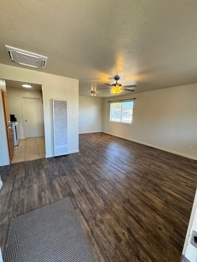 Foto del edificio - Single Level, Anderson Duplex near Shopping