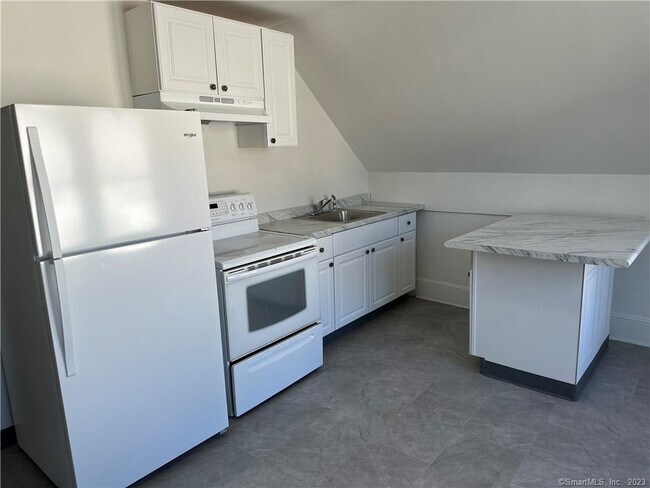 Foto del edificio - 573 N Main St