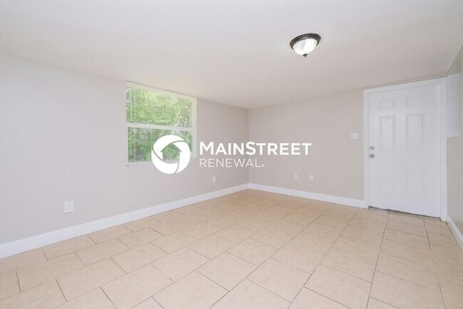 Foto del edificio - 4 Bedroom Pet-Friendly Home in Spring Hill, FL with Main Street Renewal