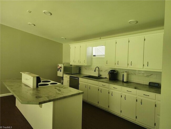 Foto del edificio - 59 Pear Tree Ln