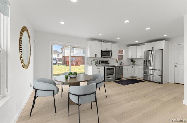 Foto del edificio - 28202 Fortson Ln