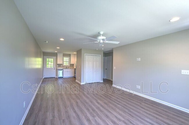 Foto del edificio - 3657 Farrs Bridge Rd