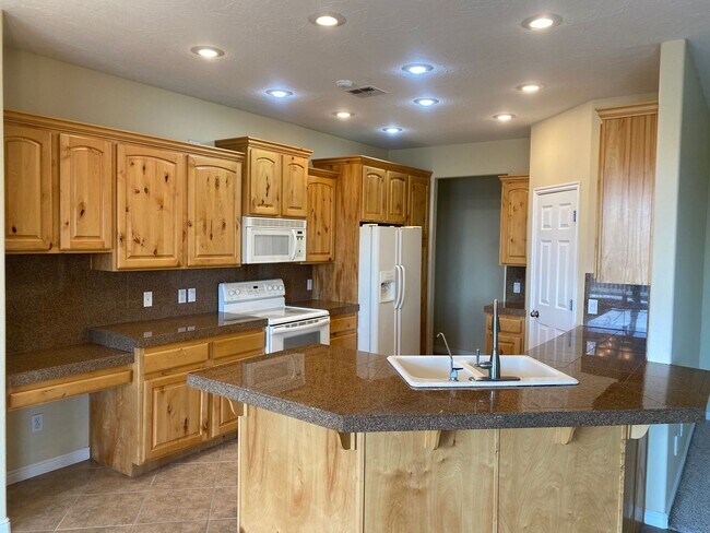 Foto del edificio - Desert Hills Home