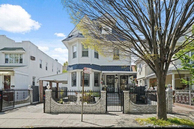 Building Photo - 1172 E 37th St