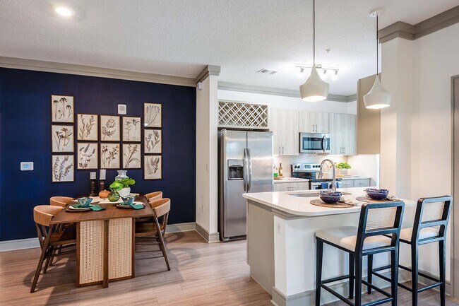 Foto del edificio - Botanic Waterside Apartments at Lakewood Ranch
