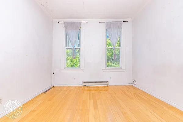 Building Photo - 304 Troutman St
