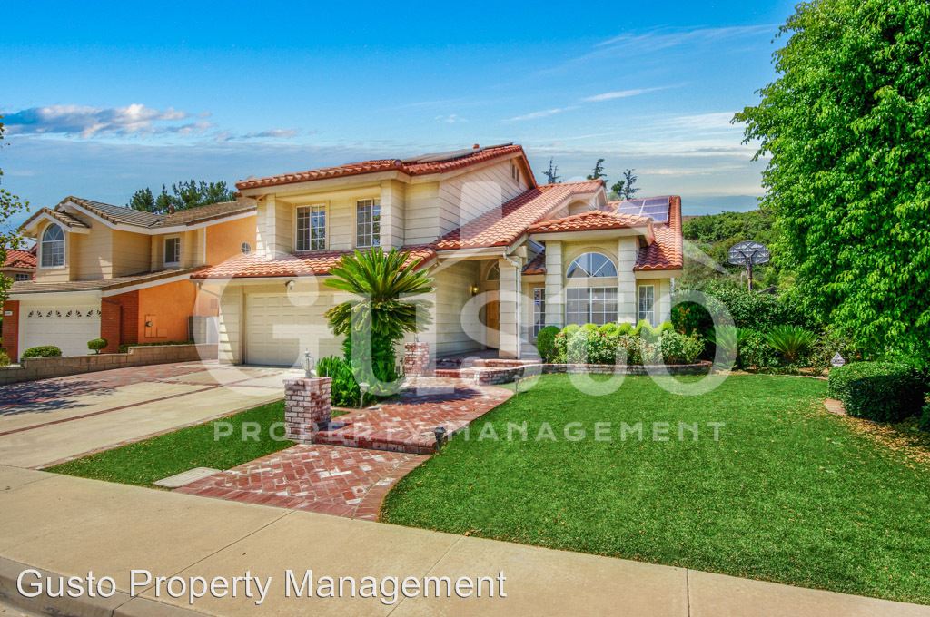 Foto principal - 21029 Stoddard Wells Rd