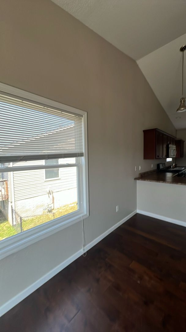 Foto del edificio - 4 bedrooms 2 bathrooms Duplex in Washington