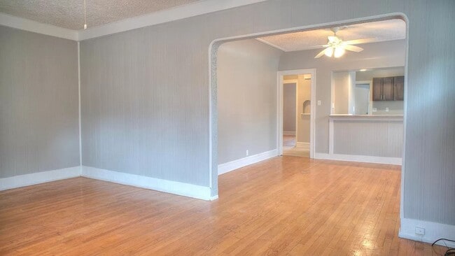 Foto del edificio - 2979 N Murray Ave