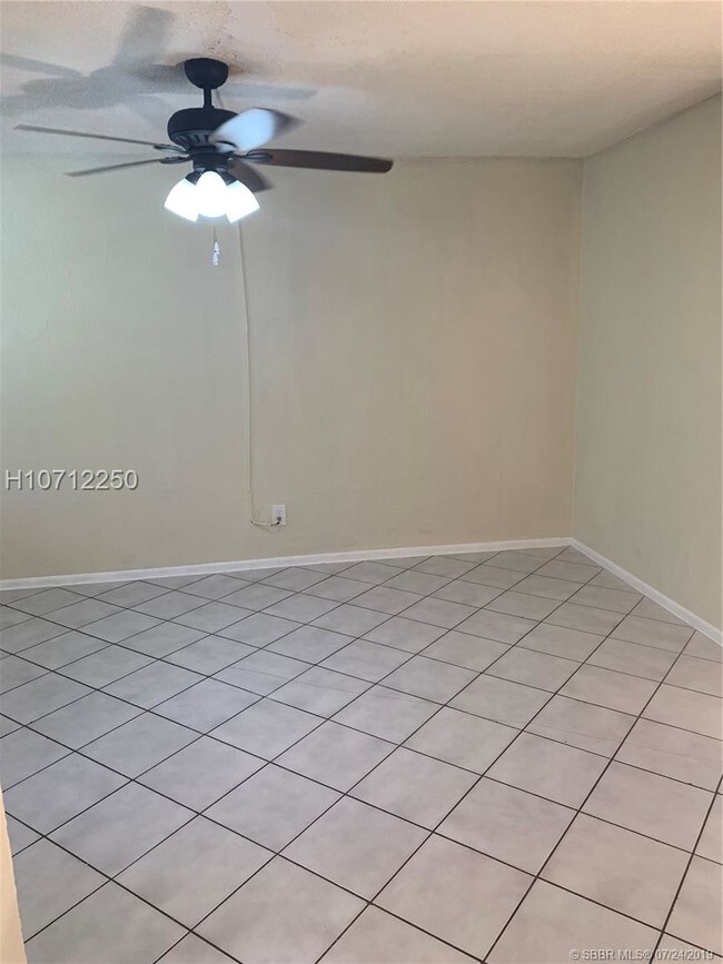 Foto del edificio - 636 SW 14th Terrace