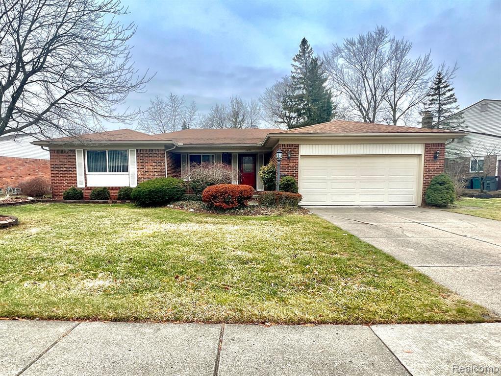 2090 Jeffrey Dr, Troy, MI 48085 House Rental in Troy, MI
