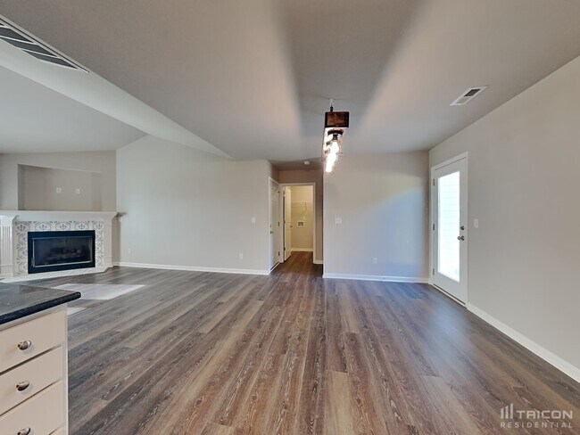 Foto del edificio - 221 Cornfield Ln