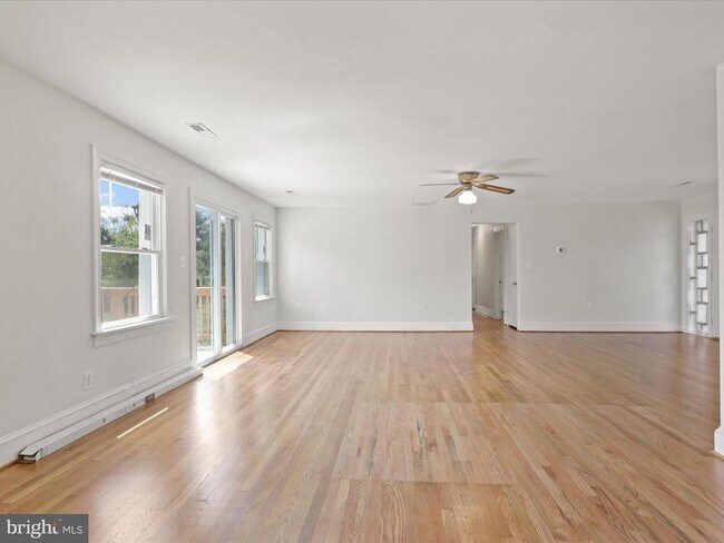 Foto del edificio - 6721 Winchester Rd