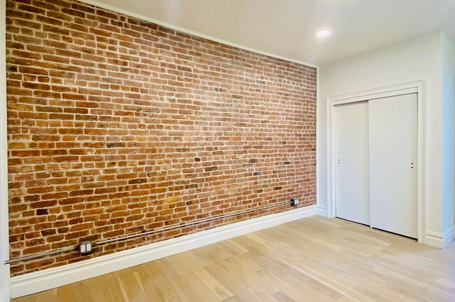 Building Photo - 522 23rd St