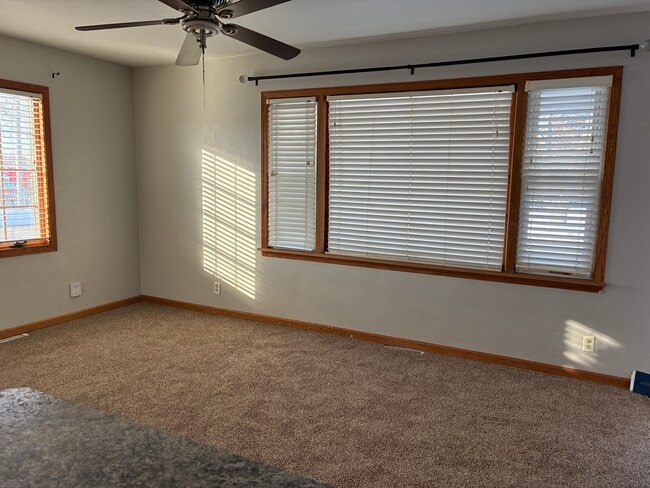 Foto del edificio - 360 Garden Ct