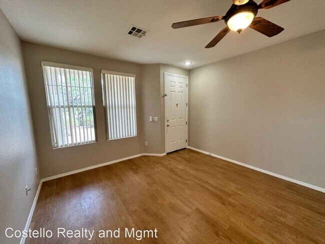 Foto del edificio - 3 br, 2 bath House - 2383 Flute Ave.