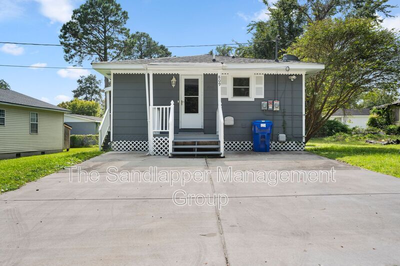 Photo - 809 Chickadee Avenue
