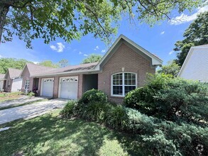 Building Photo - 3562 Killarney Plaza Dr