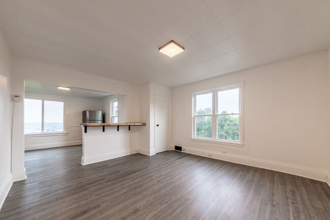 Photo - 965 Industry St Apartment