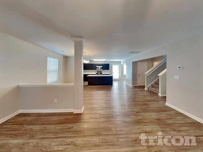 Building Photo - 1980 Clear Brook Dr