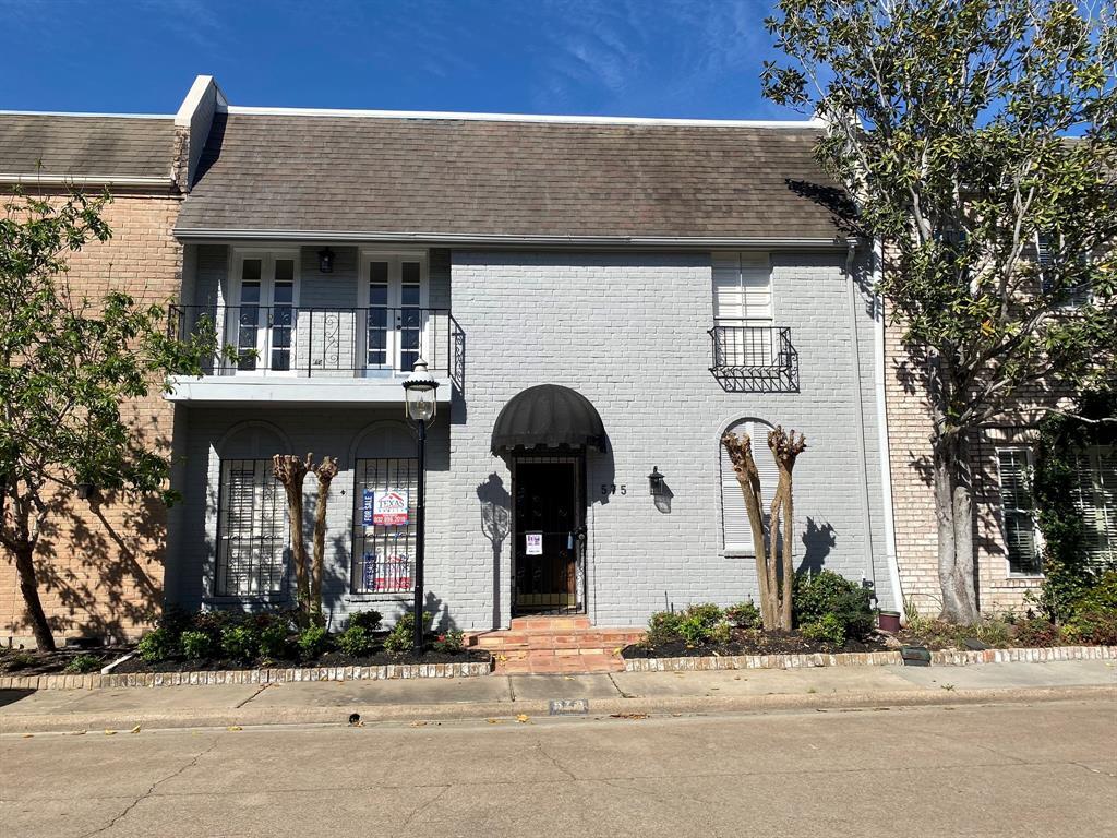 Primary Photo - 575 Trianon St