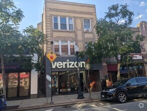 Building Photo - 5314 N Clark St