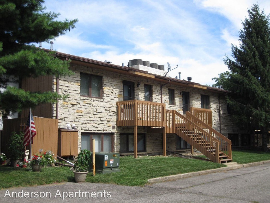 Building Photo - 1869 Pinehurst Ct